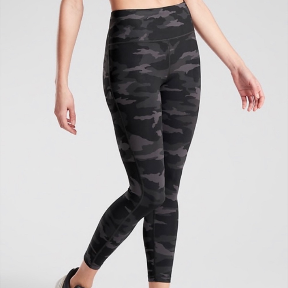 Athleta 7/8 camo leggings
